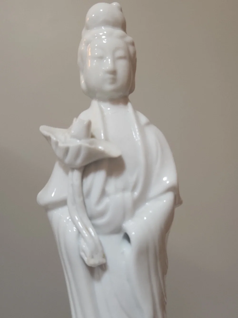 White Blanc De Chine Porcelain Guanyin Statue - Decorative Home Accent - Picture 2 of 11